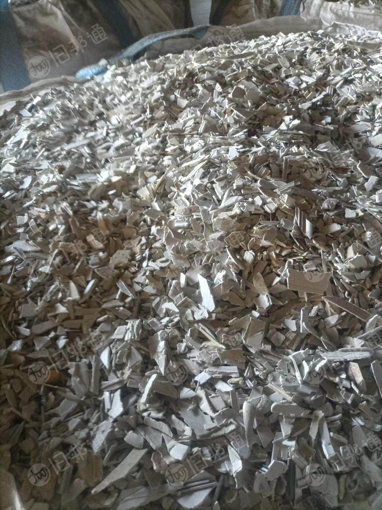 长年加工出售PVC塑钢,扣板,大小管破碎料,磨粉料