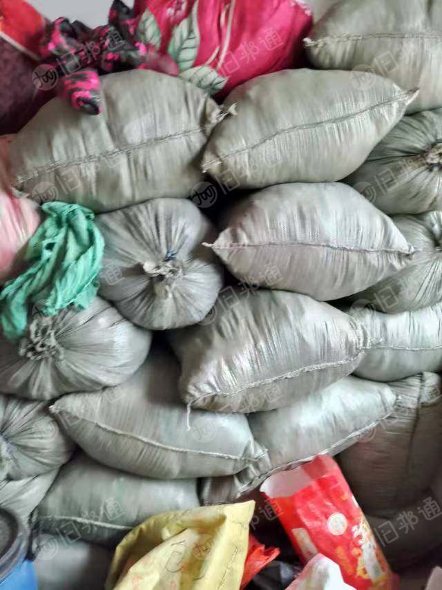 湖南出旧衣服统货,现货就几吨!