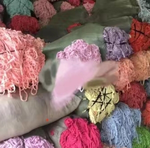 常年大量出售各种颜色擦机布、布头、布边条，可做地拖.打绳子