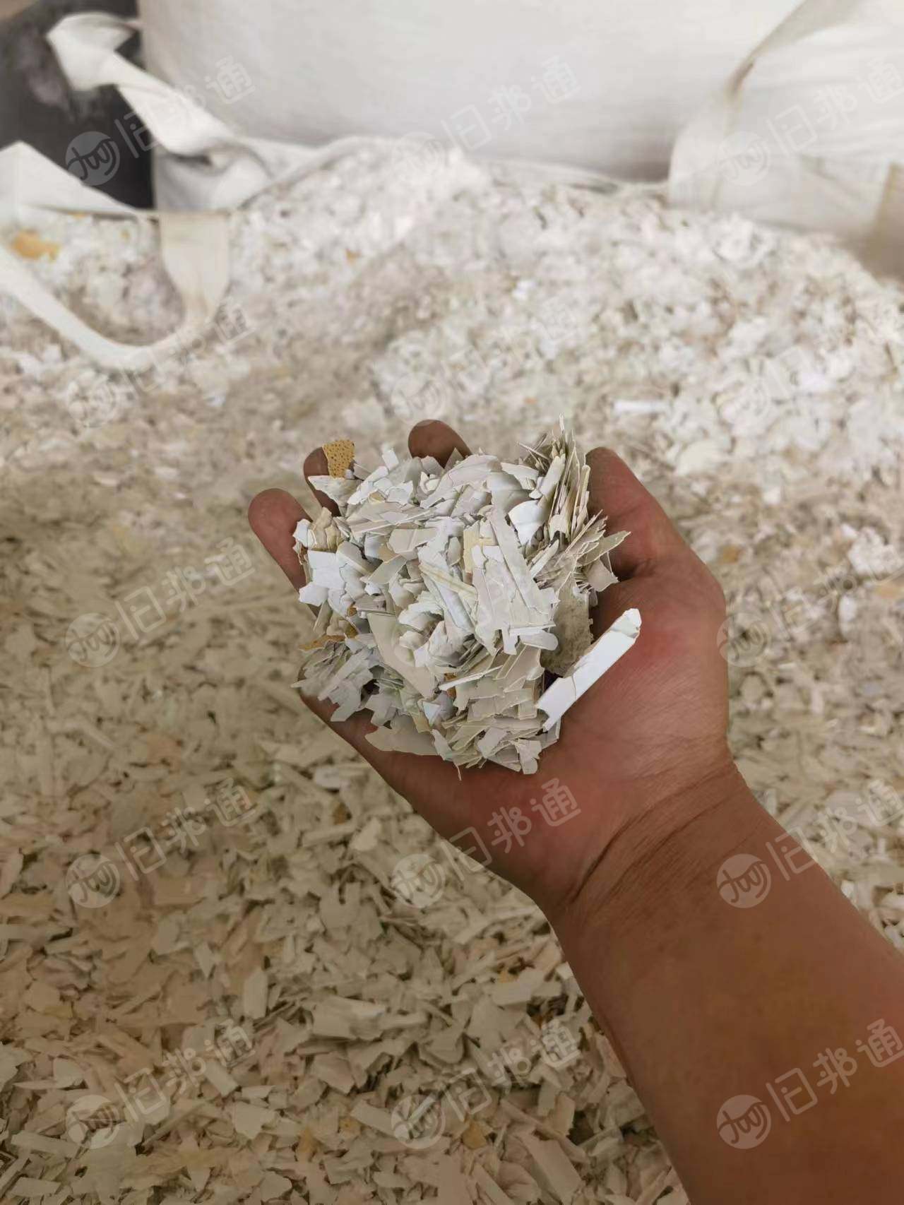 出售硬质PVC破碎料,白扣板破碎料,塑钢破碎料