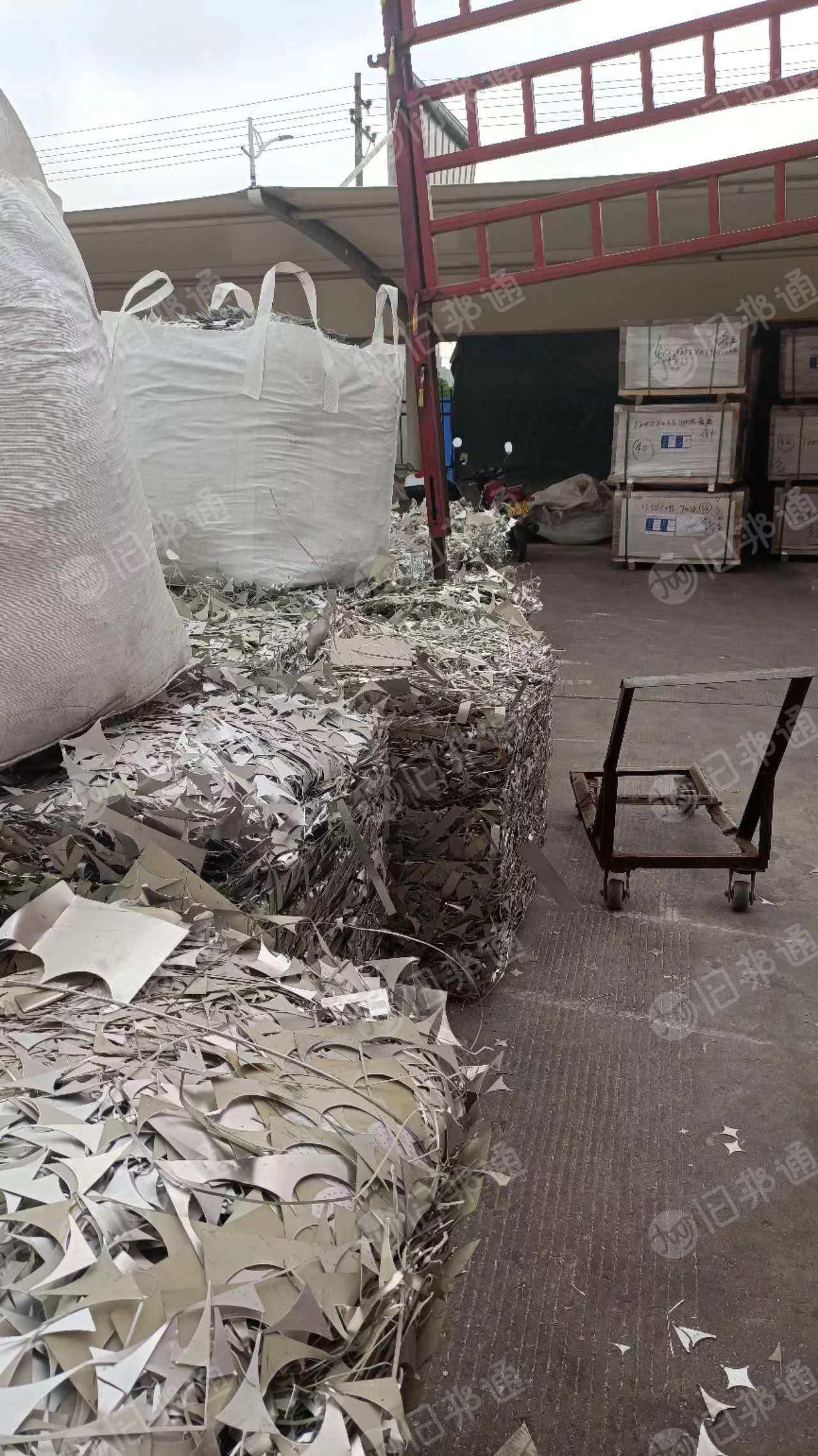 出售铝基板边角料，打包压块好的，月供200吨左右，江西赣州提货
