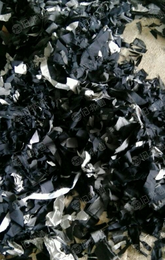 供应大量的西服下脚料,梭织涤棉废料