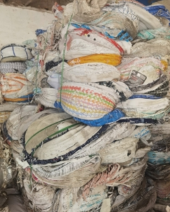 出售不干胶纸废料，每月200吨