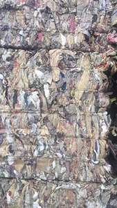 大量供应废旧印花纸，打包压块好的，长期有货