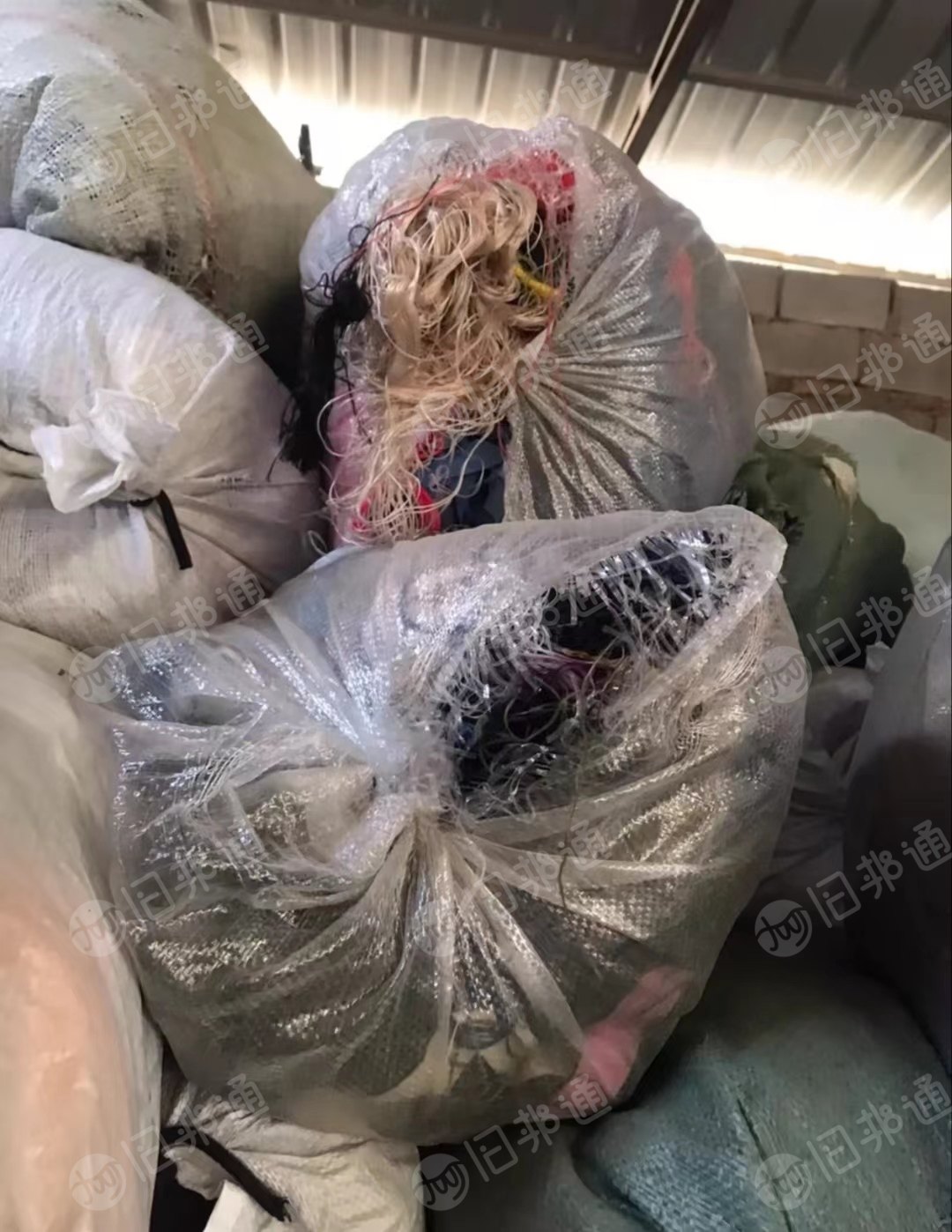 长期经营纺织品下脚料,提供再生纺纱原料,擦机纱线,布块!