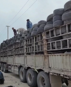 全国大量回收废旧轮胎，钢丝胎，货车胎，炼油用。