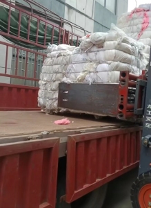 出售精纺人棉回丝，用的行的联系！