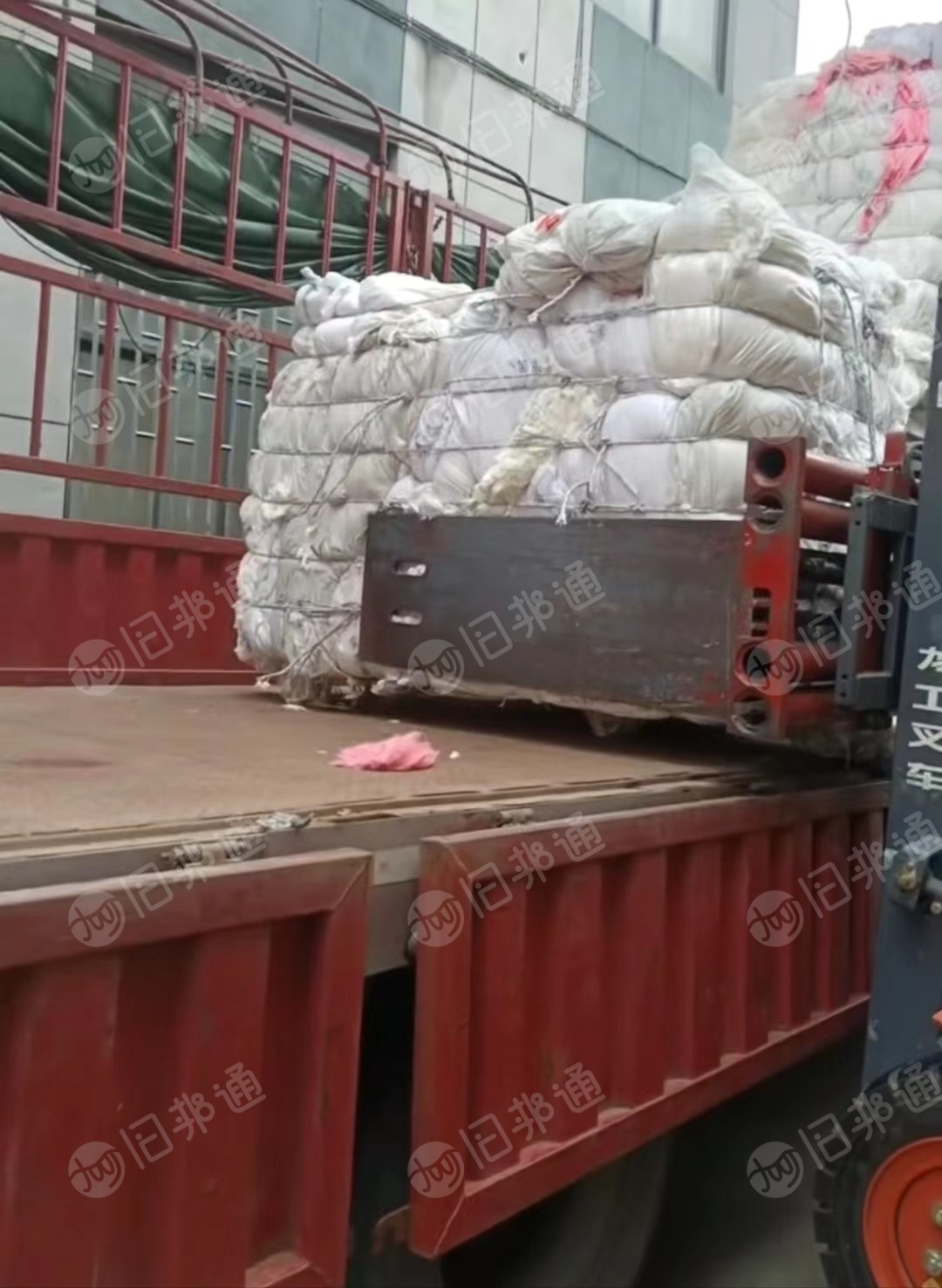出售精纺人棉回丝,用的行的联系!