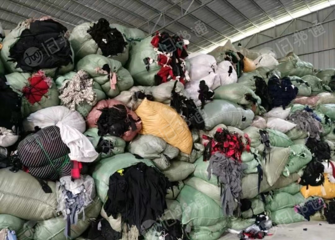 长期供应服装厂下脚料,各种碎布料!