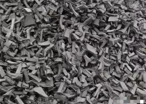 出售优质的钢丝胎胶块，现货20多吨