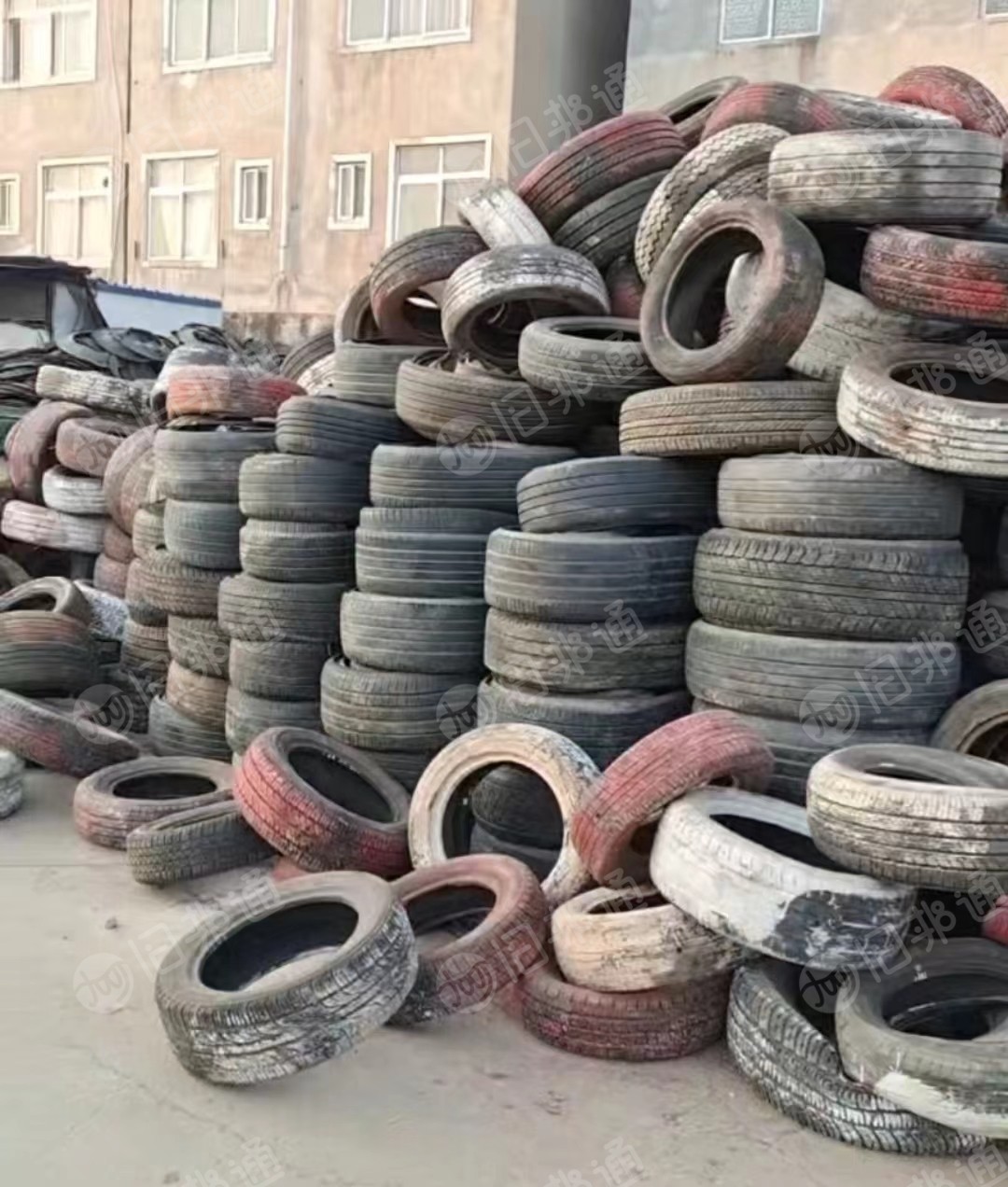 大量回收各种车辆轮胎，报废汽车轮胎
