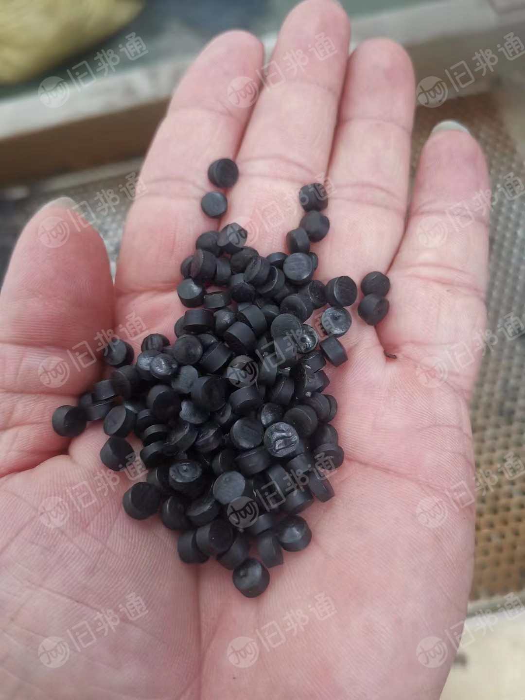 大量供应蓝桶颗粒,各色HDPE颗粒,过100目,吹膜,拔管,吹罐好用