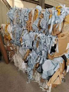 出售废硅油纸杂色边角料，加工下来废料，月供10吨