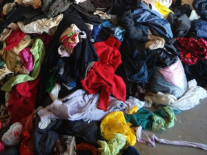 长期出售旧衣服统货，大学和小区货