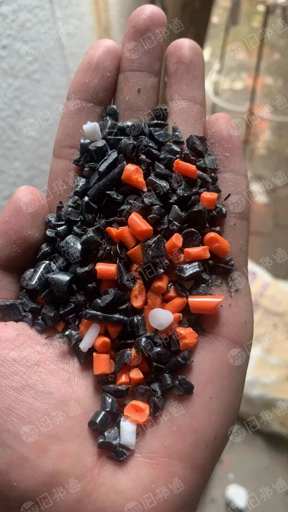 求购POM水口料,花色,杂色,黑色。要求干净无杂质