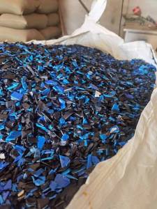 出售PE蓝线管道破碎料