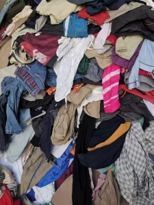 长期供应分拣好的鞋子夏装等