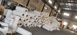 长期大量回收EVA卷膜,太阳能背板卷材和背板废料