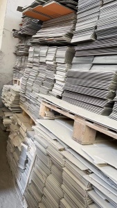 高价求购硬质的PVC地板废料（SPC和WPC都可以）