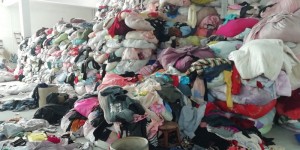 河南商丘旧衣服出售，箱子货