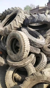 收购铲车胎，中线胎，小线胎，小钢丝胎