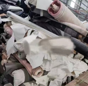 出售一批5吨pu革余料