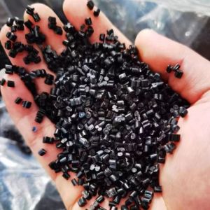 出售黑色纯PP无纺布颗粒,过滤100目,全漂,现货70吨