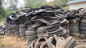 出售小钢丝胎割套料，现货够挂车，随行就市