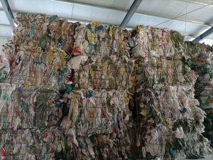 大量出售编织袋废料