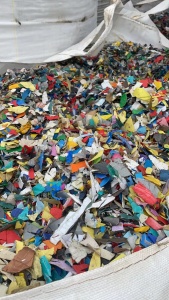 出售纯壶破碎料，过水池过甩干机，没过风选，现货20多吨