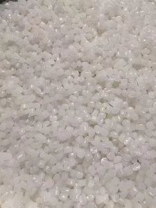出售一级大白低压pe颗粒,酱油壶颗粒,尿素桶颗粒,透析桶颗粒,吹膜好用