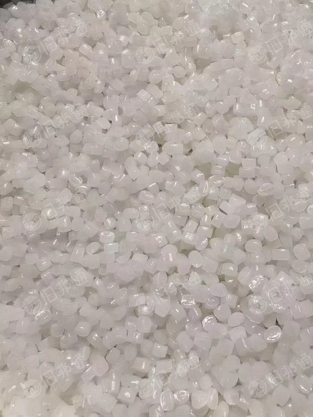 出售一级大白低压pe颗粒，酱油壶颗粒，尿素桶颗粒，透析桶颗粒，吹膜好用