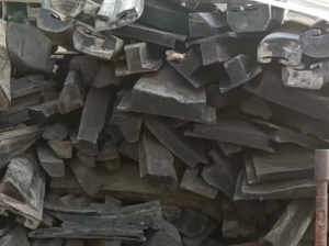 回收纯彩色跑道，港口护舷，煤矿支架管，铁路垫片，桥梁支座，抽拔管等