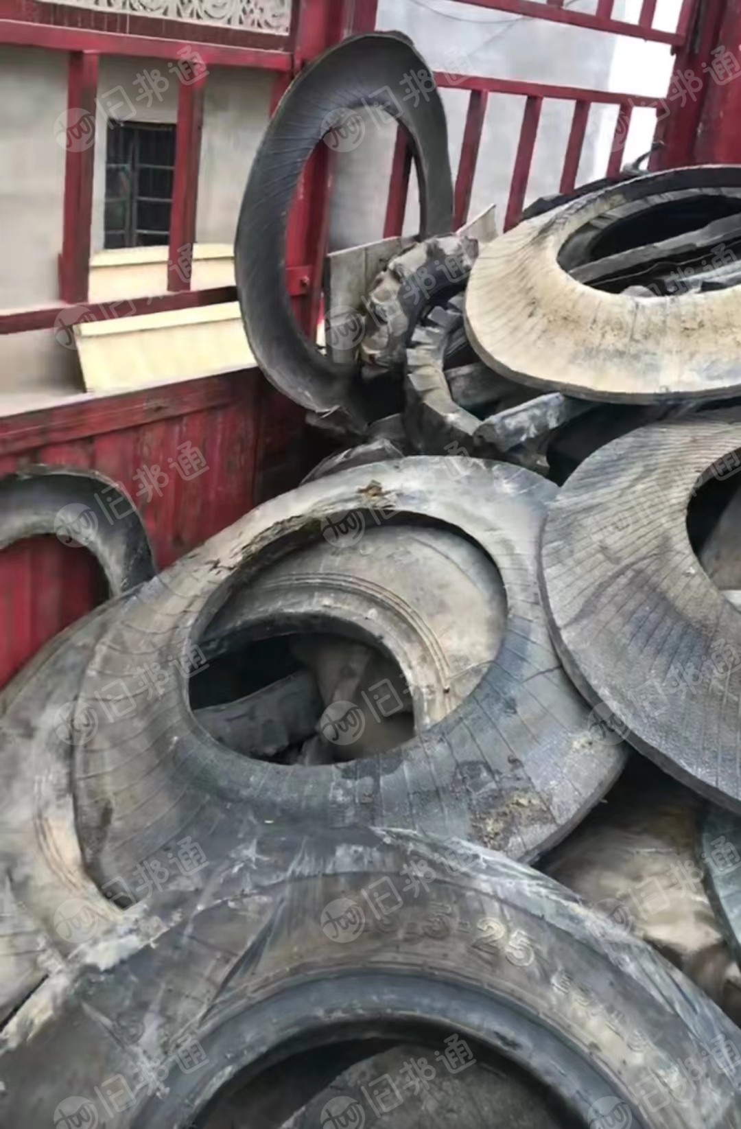 高价收购纯电摩胎,小钢丝胎,线胎,铲车胎,输送带,各种橡胶炼油料