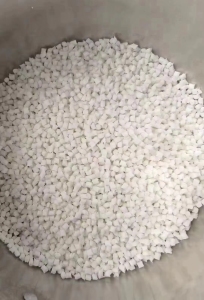 长期大量出售工程丙颗粒，有一级白工程丙颗粒，黑色工程丙颗粒