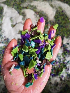 长期出售各色直接上机注塑低压破碎料，有蓝色、白色、红色、绿色、黑色、透明等