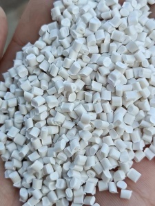 出售卫生巾的边料颗粒，PE复合PP颗粒，PE复合PET颗粒，注塑、改性好用