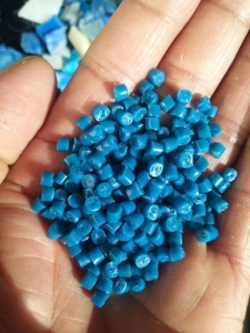 出售大小兰桶、白桶、各种管道颗粒，HDPE颗粒