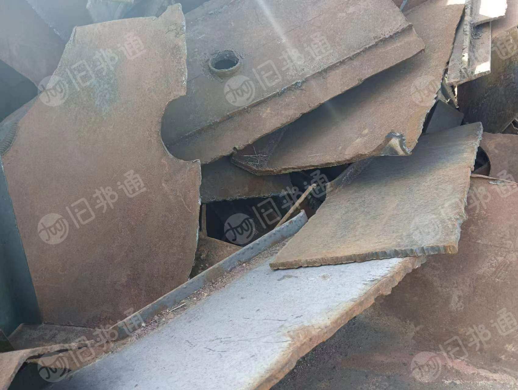 出售重废废钢材,现货2500吨左右,货在内蒙古通辽,能做的联系!