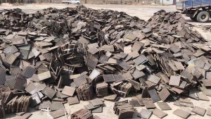 大量回收黑色橡胶边角料，轮胎，内胎，密封圈等