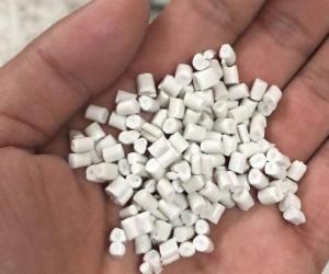 厂家出售pe颗粒，可注塑，月供300吨