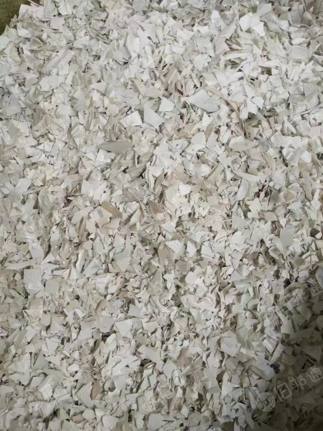 出售PVC壁纸破碎料,PVC吸塑破碎料,封边条破碎料,家具贴膜破碎料,封边渣,木塑板颗粒等