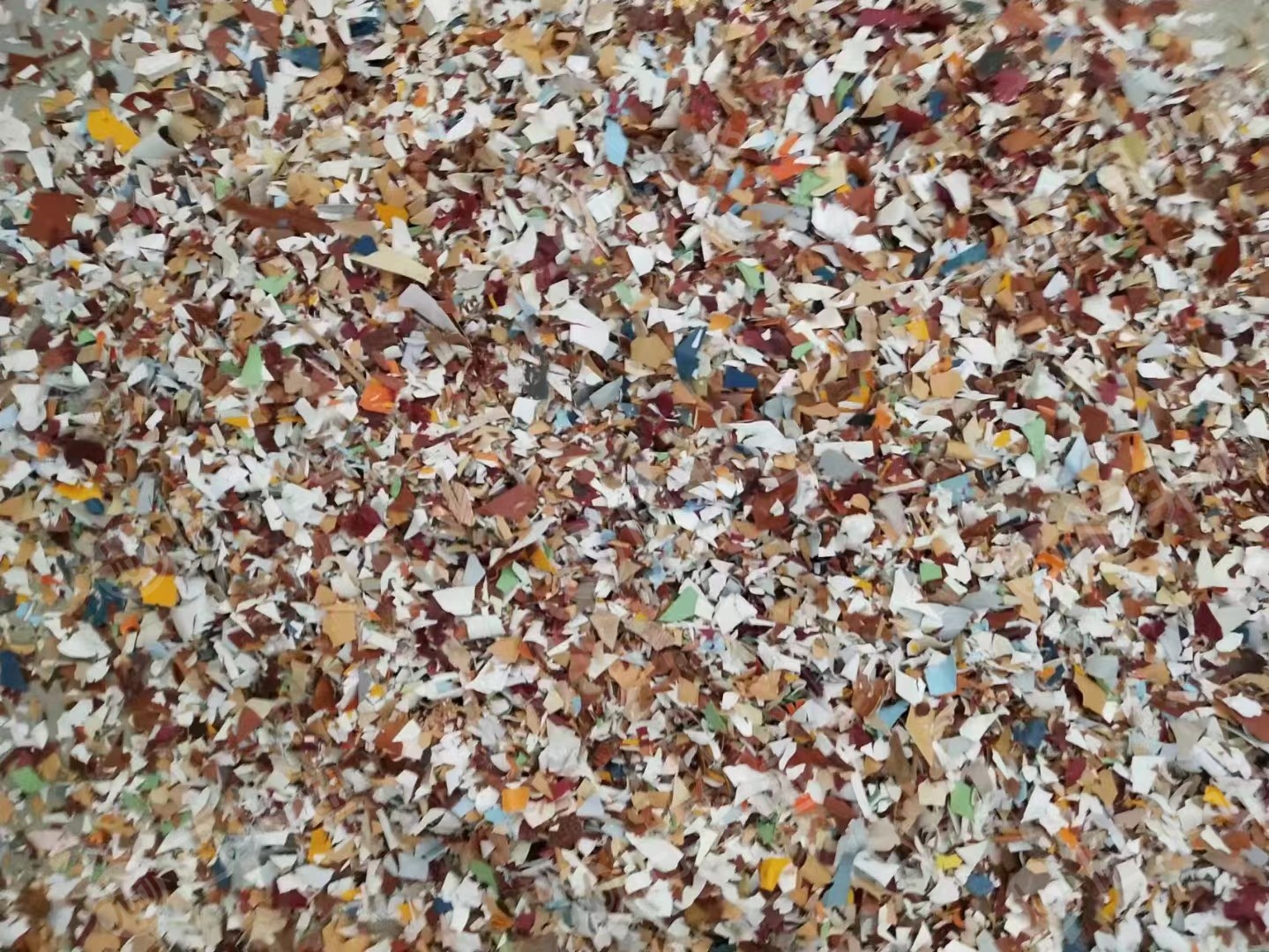 出售PVC壁纸破碎料,PVC吸塑破碎料,封边条破碎料,家具贴膜破碎料,封边渣,木塑板颗粒等