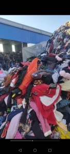 出售优质夏衣，对鞋，毛线等，归类的品种都有，