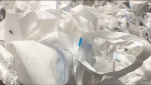 出售防护服边角料，有线头，现货100多吨