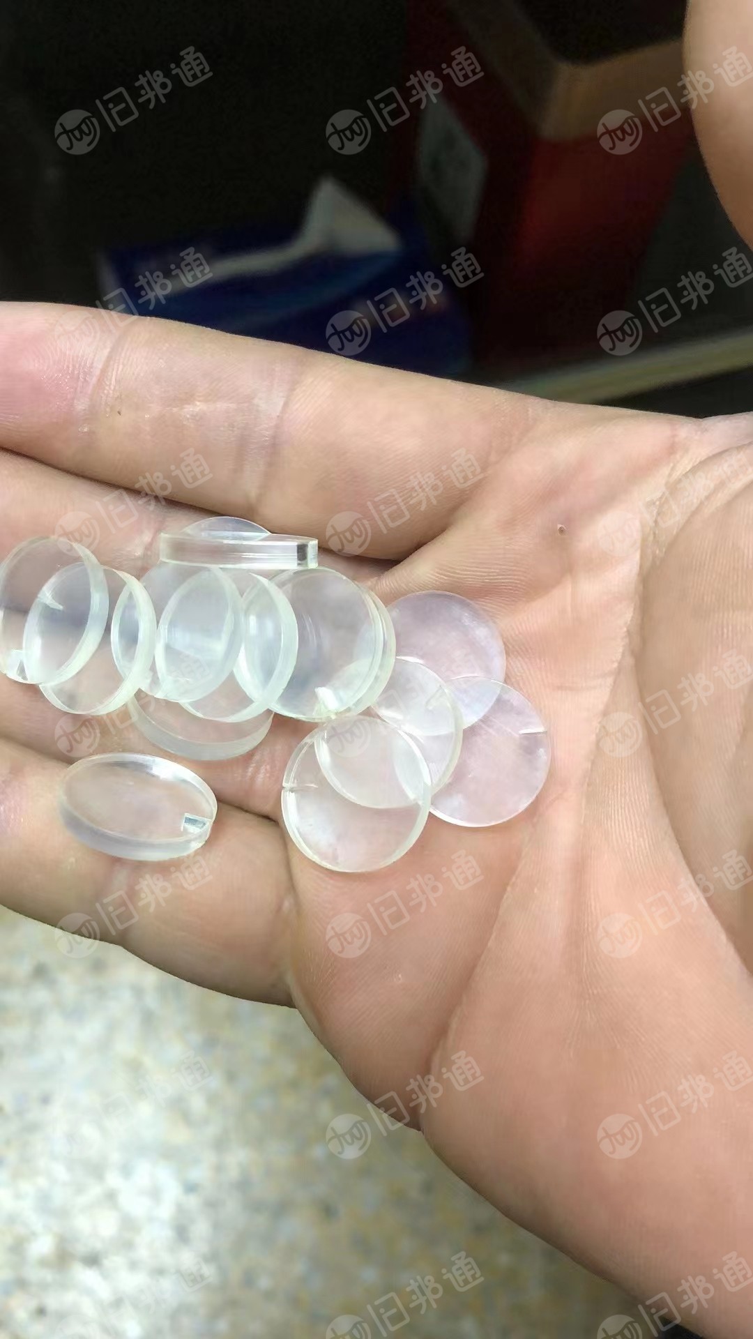 大量收购手机镜头,带胶亚克力废料