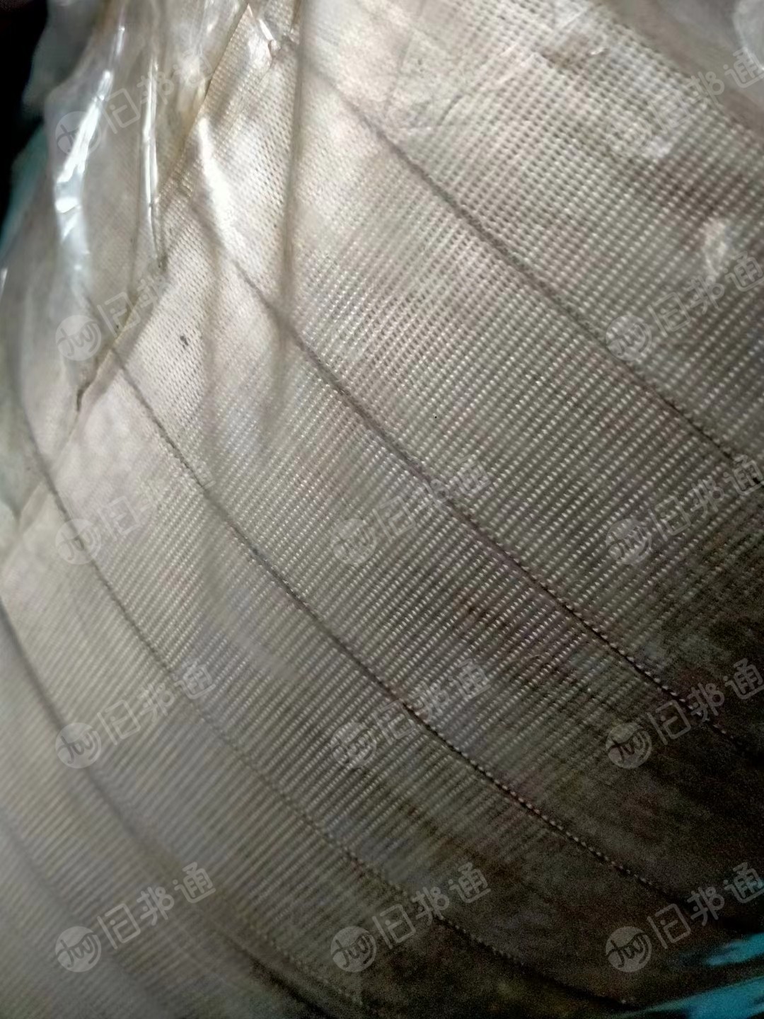 涤纶和呢绒织带成盘料,没有断头,颜色不统一!