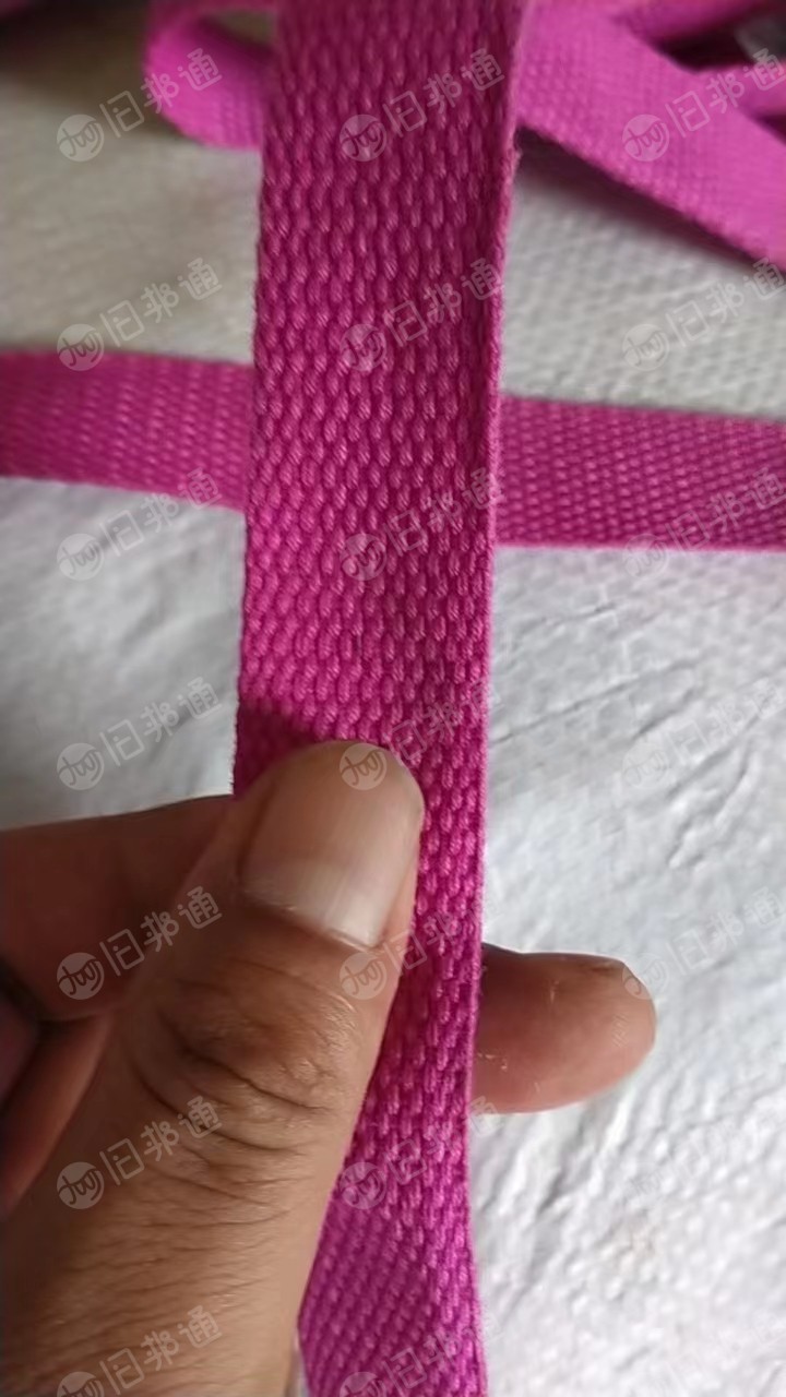 涤纶和呢绒织带成盘料,没有断头,颜色不统一!