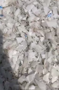 长期出售酱油壶破碎料，尿素桶破碎料