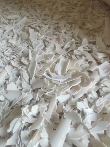 出售各种硬质PVC破碎料，原生塑钢破碎料，大小管破碎料